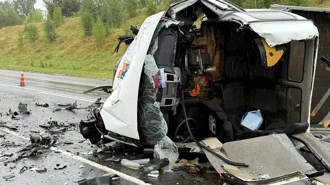 Кадры с места ДТП в Орловской области. Фото © Telegram / МВД Медиа
