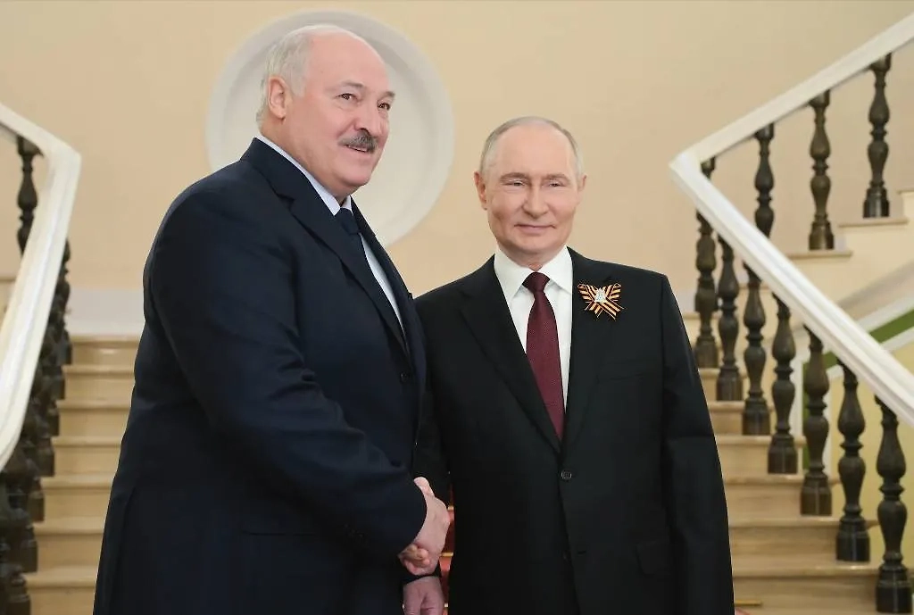 Президент Белоруссии Александр Лукашенко и президент России Владимир Путин. Обложка © AP/TASS