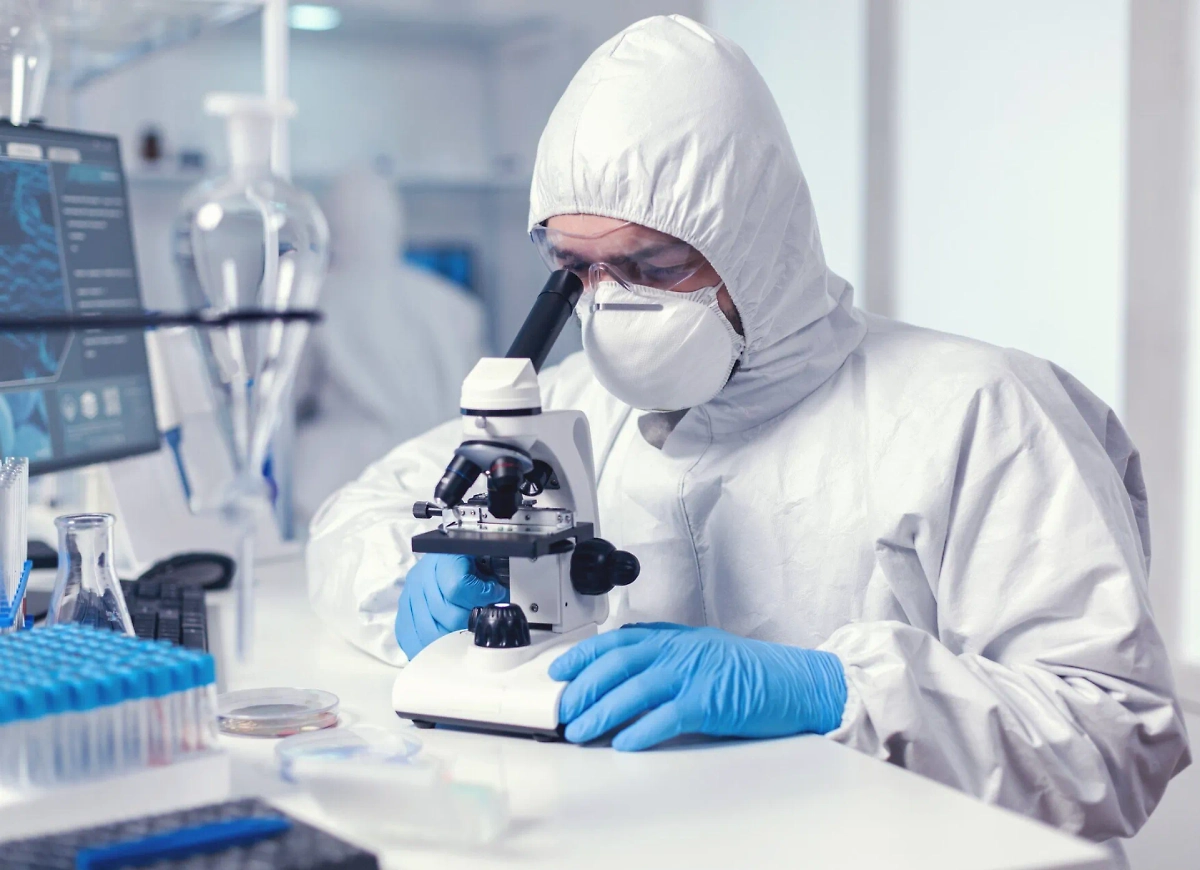 Обложка © freepik / DC Studio