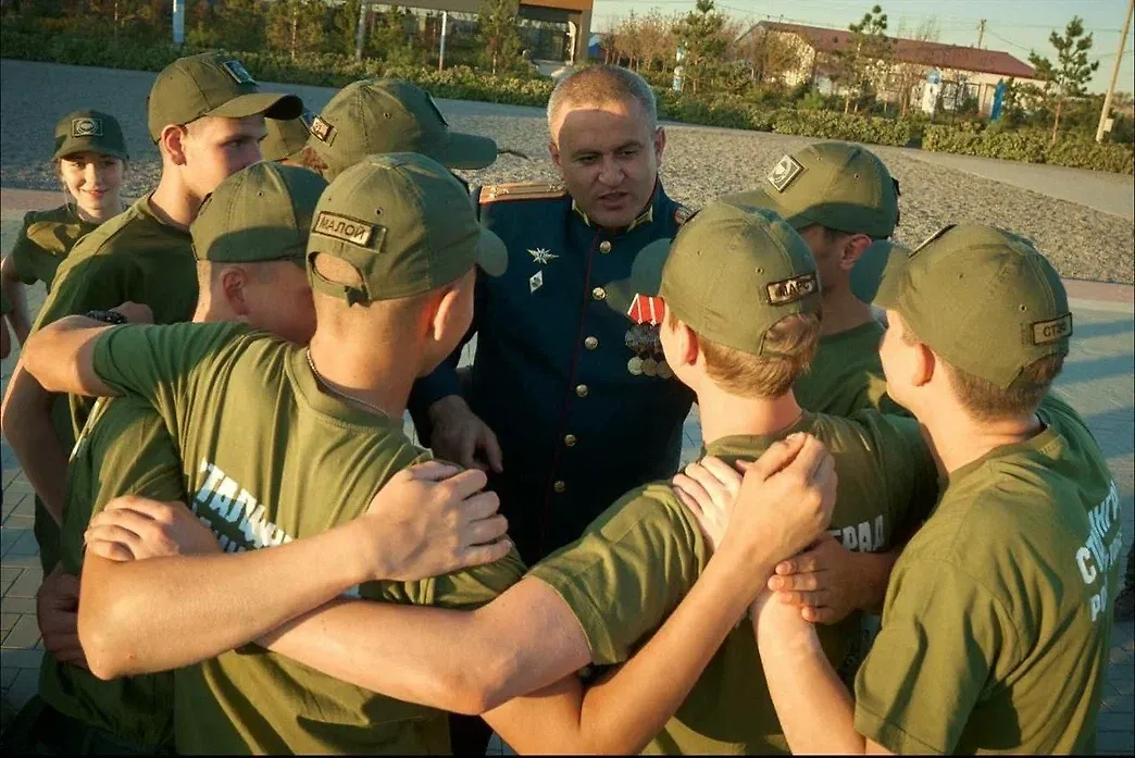 Центр «ВОИН» собрал 250 курсантов на соревнования в Волгоградской области. Обложка © Пресс-служба центра «ВОИН»