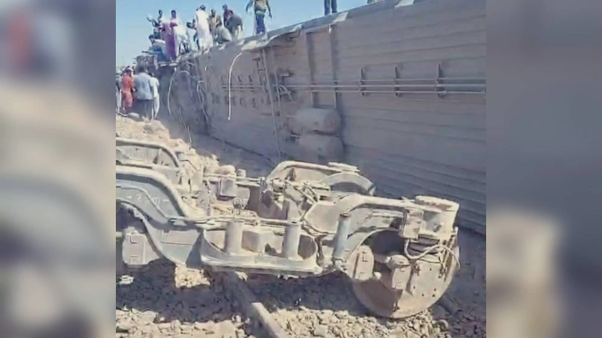 В железнодорожной аварии на севере Египта погибли три человека. Фото © Х / Laszlo Varga