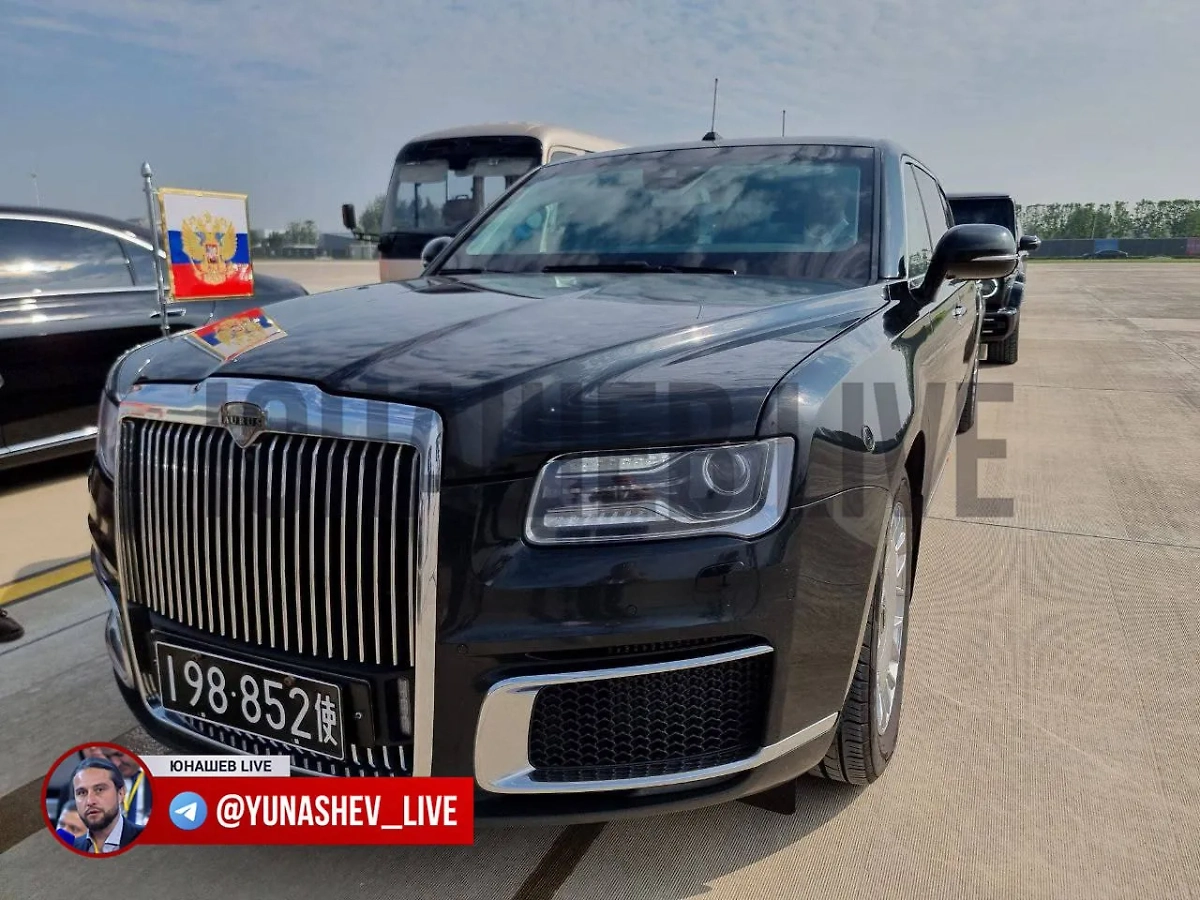 Aurus с китайскими номерами. Фото © Telegram / Юнашев LIVE