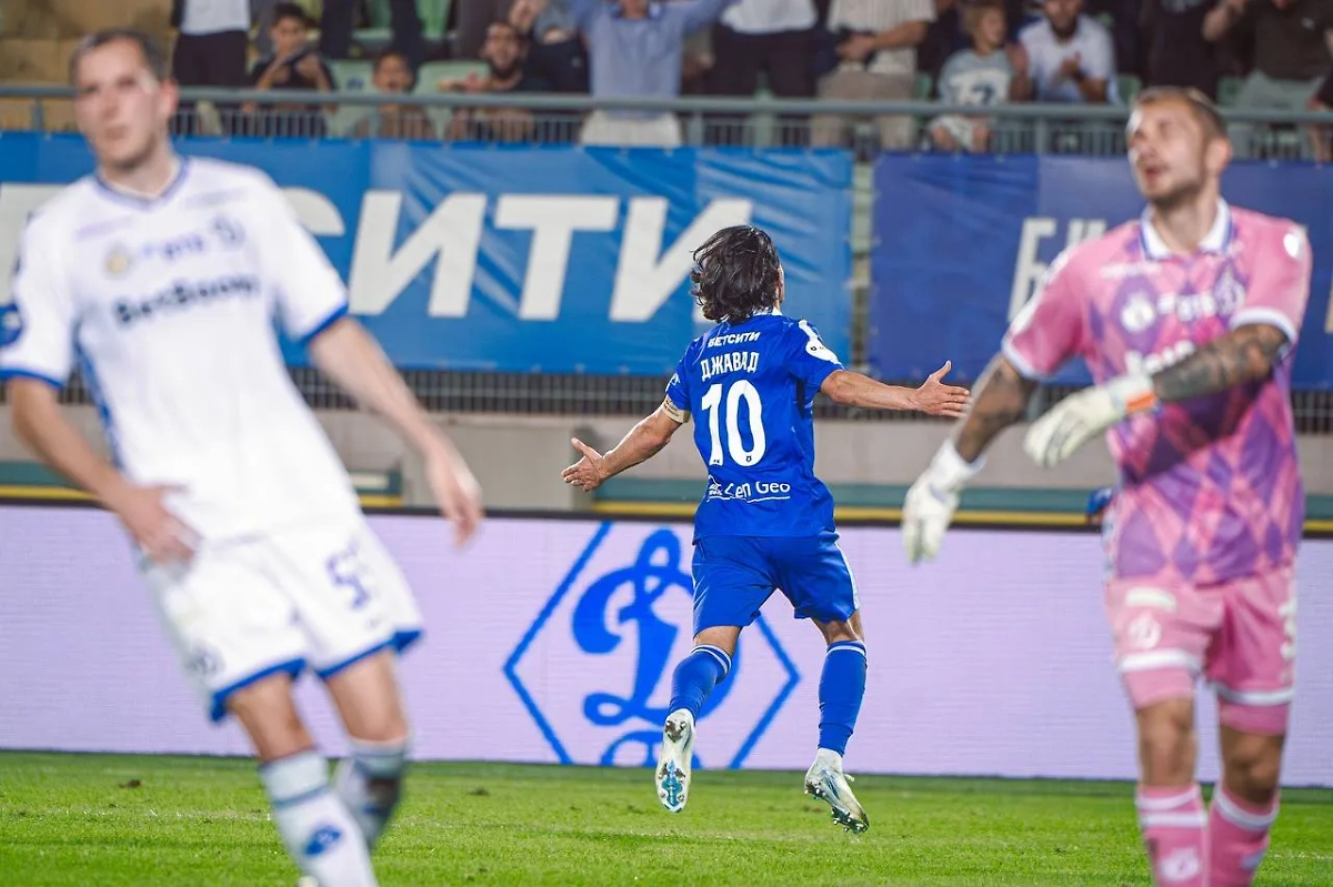 Махачкалинское Динамо обыграло московское впервые в истории РПЛ. Обложка © Telegram / ФК «Динамо» Махачкала 