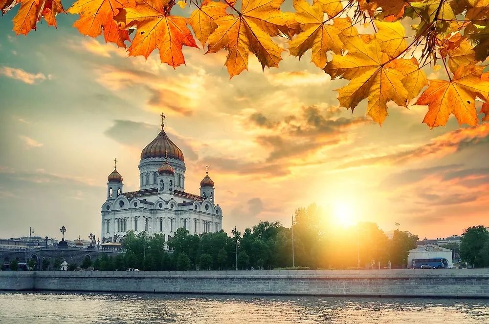 В сентябре 2025 года максимальные дневные температуры в Москве могут достигать +22 °C. Фото © Shutterstock / FOTODOM / Synthetic Messiah