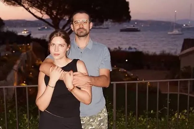 Мария Юмашева и Глеб Березовский. Обложка © Instagram (признан экстремистской организацией и запрещён на территории Российской Федерации) / yumashka