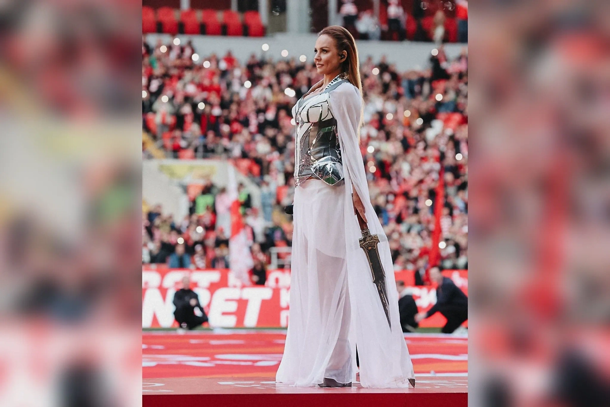 Певица МакSим сделала признание о своём алкоголизме. Фото © Telegram / ФК «Спартак-Москва»