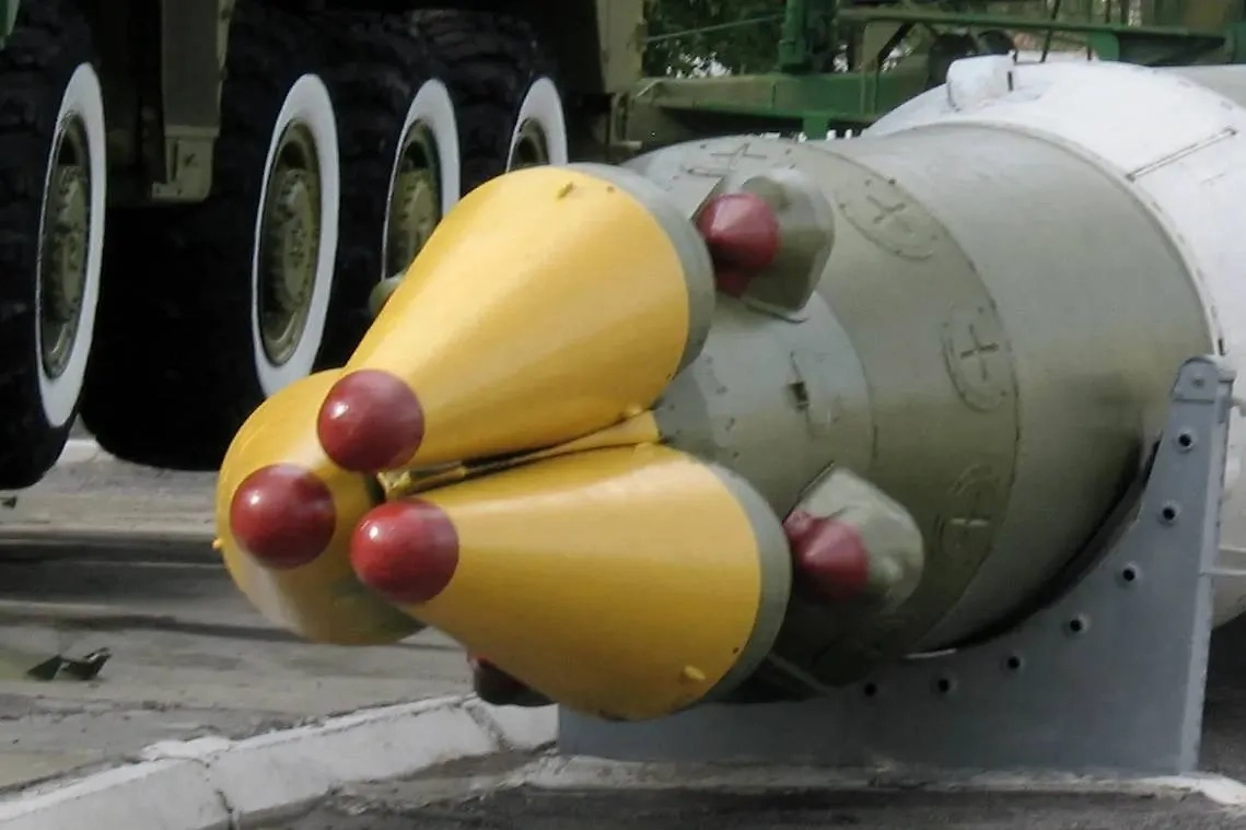 Боевые блоки ракеты средней дальности РСД-10 «Пионер». Обложка © Wikipedia / Leonidl