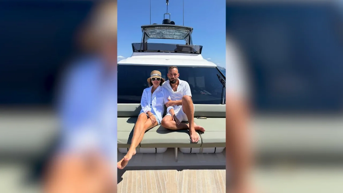 Телеведущая Ксения Бородина со своим мужем Николаем Сердюковым. Обложка © Telegram / Ксения Бородина