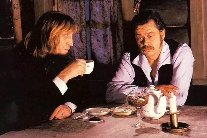 Детективные сериалы 90-х России: «Каменская», «Турецкий» и классика жанра. Фото © фильм «Петербургские тайны», режиссёры Вадим Зобин и др., сценаристы Михаил Угаров и др. / Kinopoisk