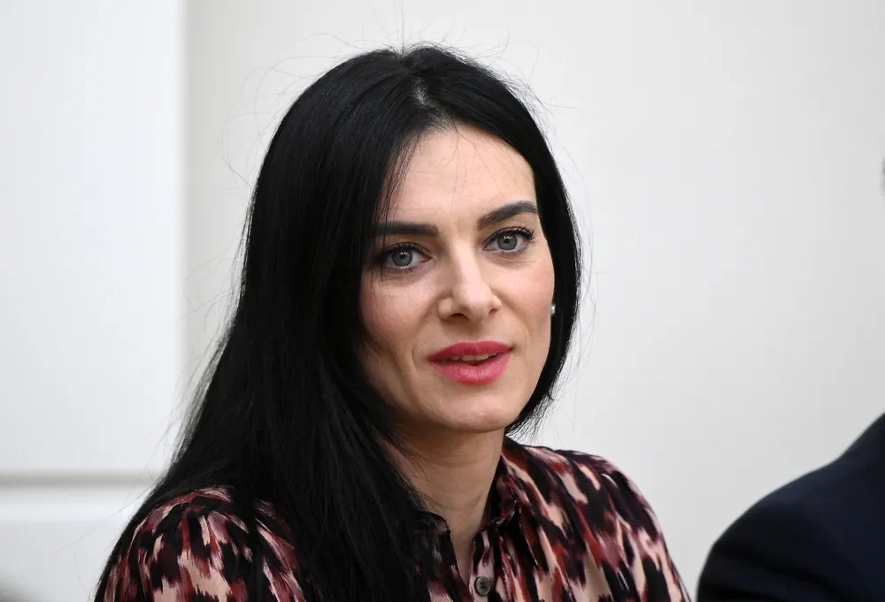 Елена Исинбаева. Обложка ©  РИА Новости / Евгений Биятов
