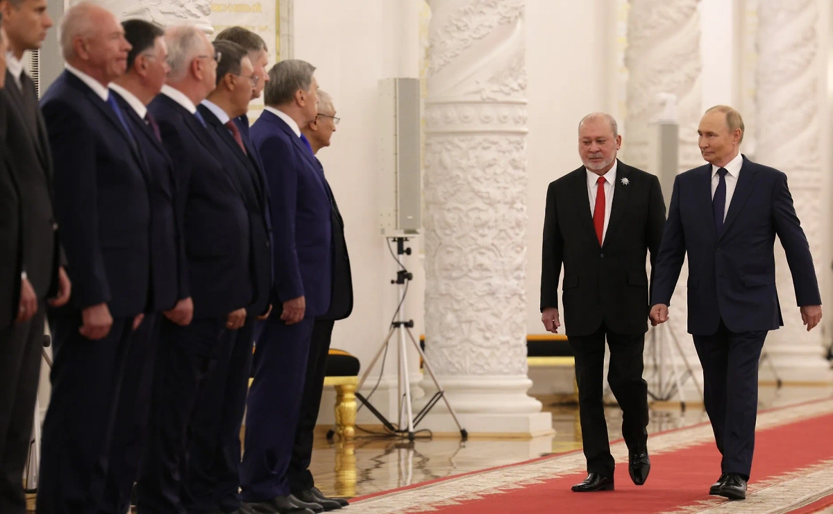 Церемония официальной встречи Верховного правителя Малайзии султана Ибрагима Президентом Российской Федерации. Обложка © kremlin.ru