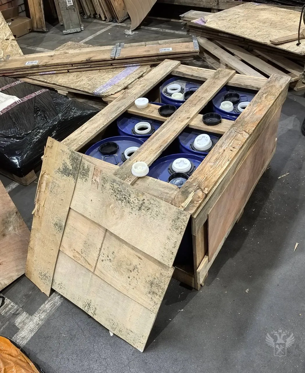 Изъятый нелегальный груз в Ленинградской области. Фото © Telegram / ФТС России | ProТаможню