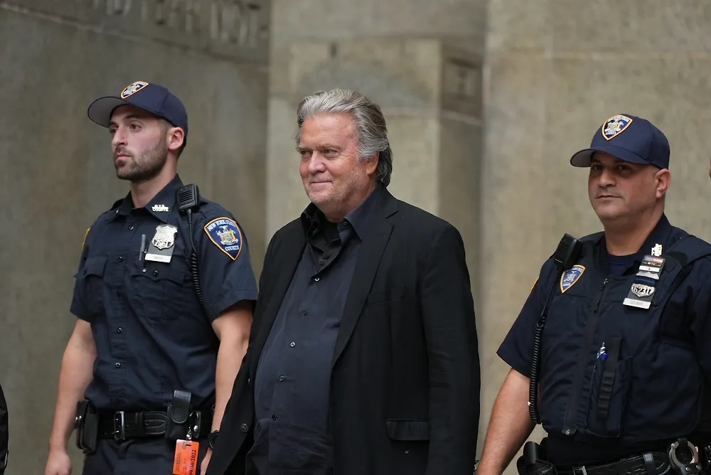 Стивен Бэннон. Обложка © Shutterstock / FOTODOM / John Nacion