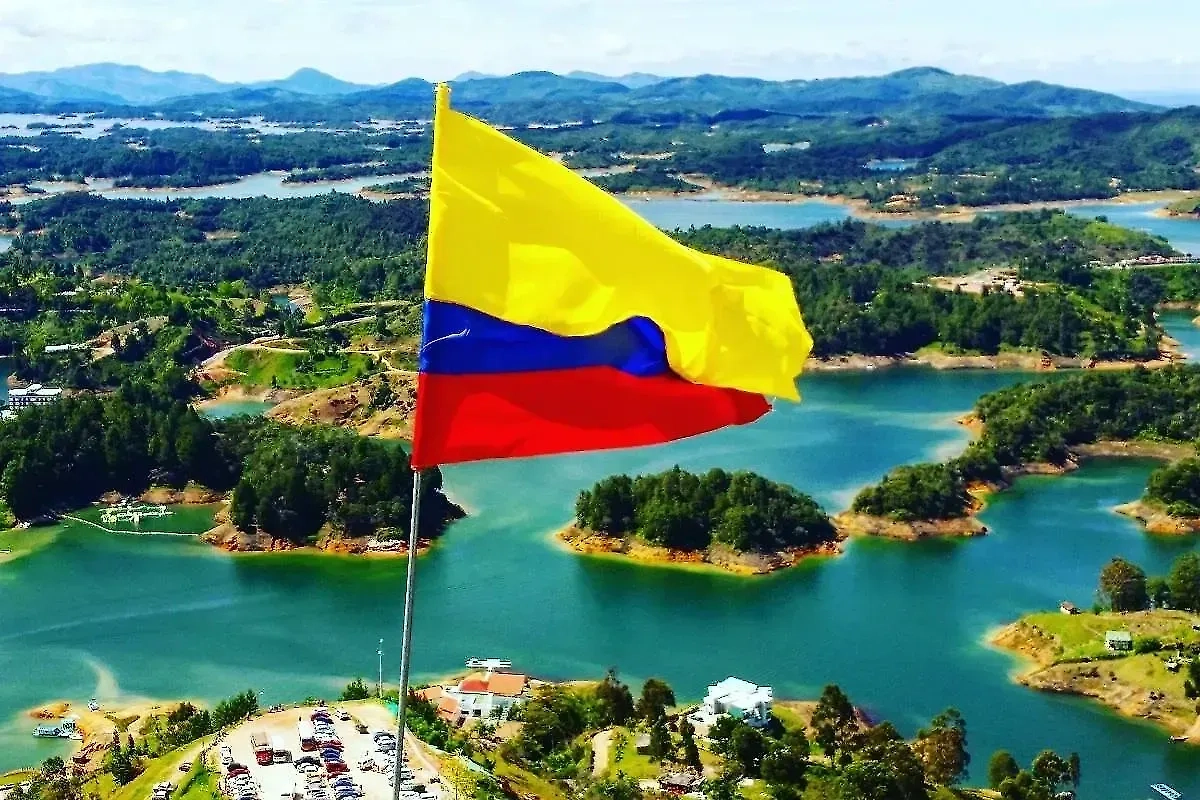 Обложка © Shutterstock / FOTODOM / DigitalWanderer