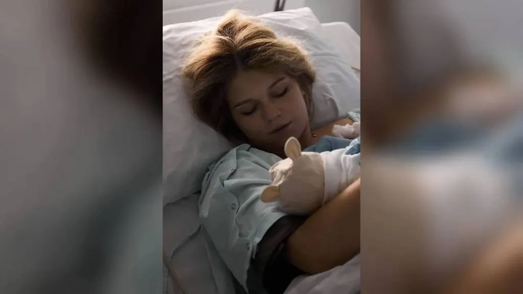 Александра Трусова с сыном. Обложка © Telegram / Макар Игнатов