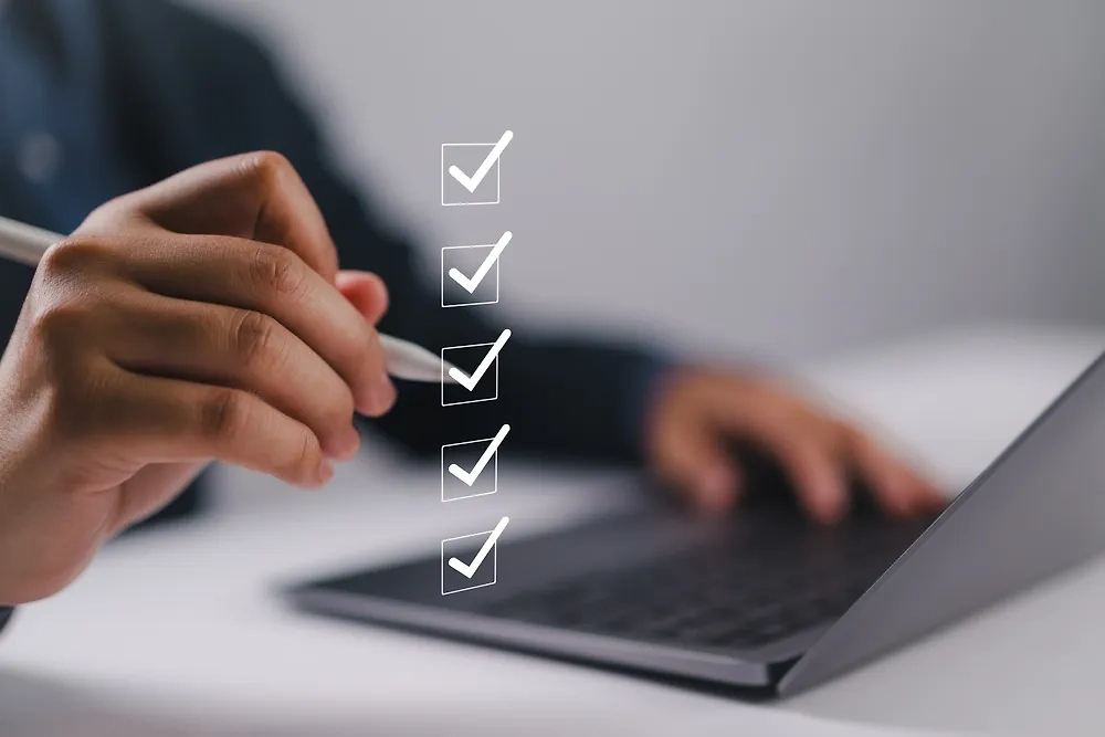 Обложка © Shutterstock / FOTODOM / mayam_studio