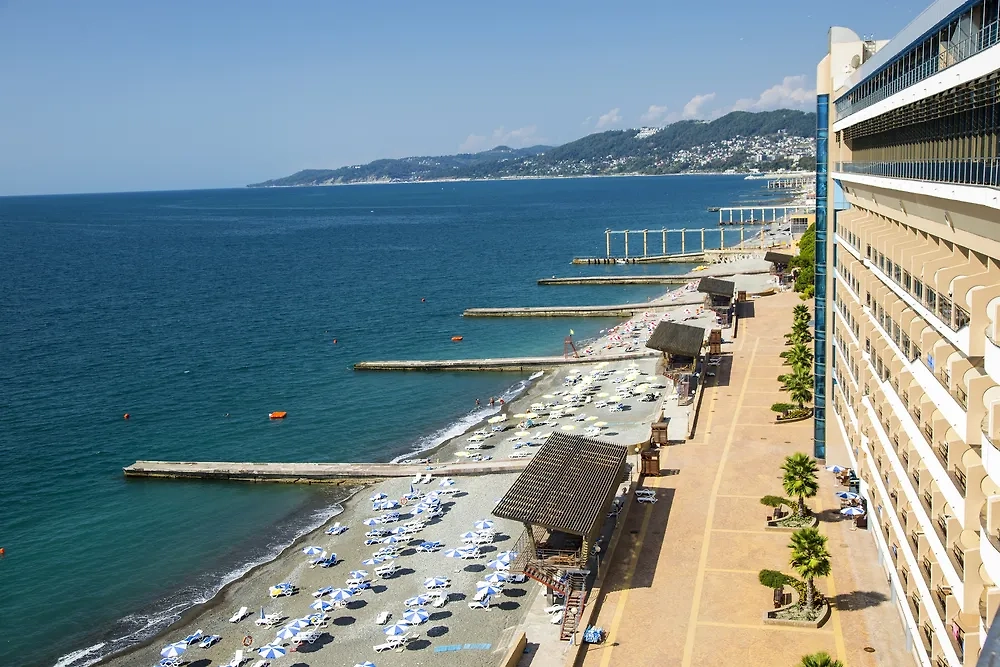 Обложка © Shutterstock / FOTODOM / Lucertolone