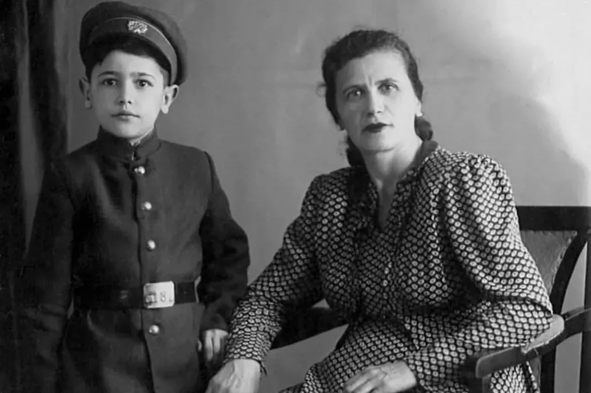 Евгений Петросян — сколько ему исполняется лет? Каким было его детство? Фото © Instagram (признан экстремистской организацией и запрещён на территории Российской Федерации) / petrosyanevgeny 