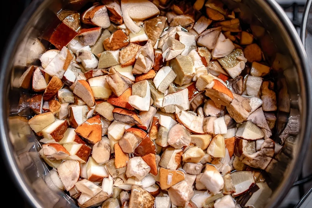 Как солить грибы горячим способом — все секреты. Фото © Shutterstock / FOTODOM / kukurund