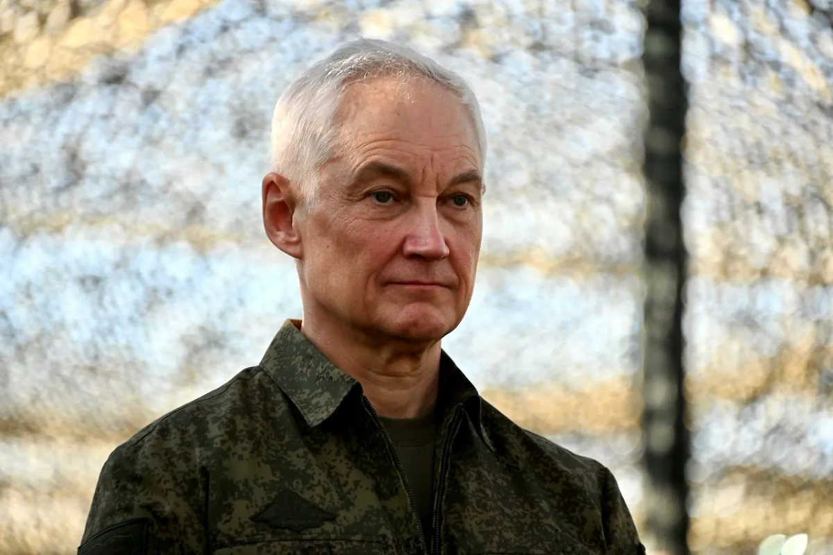 Президента сопровождал министр обороны Андрей Белоусов. Фото © Life.ru