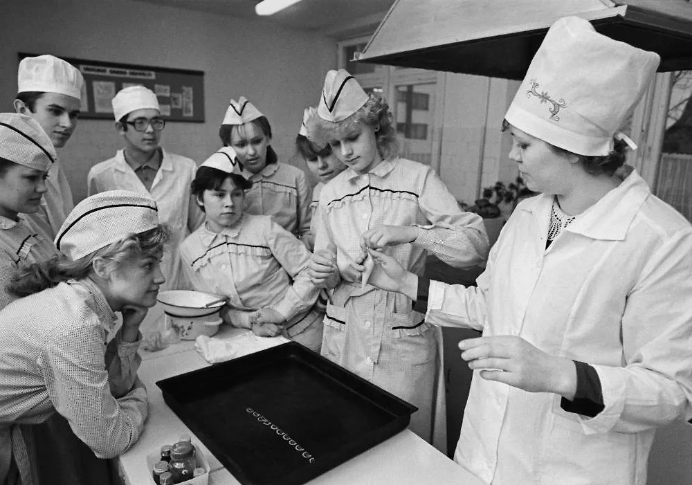 Торт «Столичный»: оригинальный рецепт из СССР. Фото © ТАСС / Антанас Дилис 