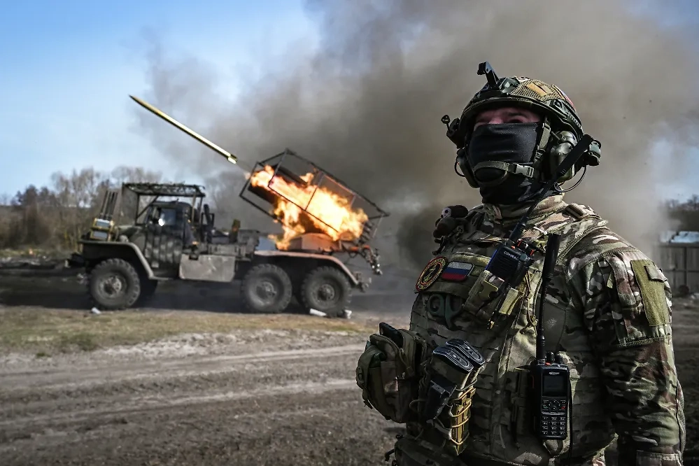 Армия России штурмует Красноармейск. Обложка © РИА Новости / Сергей Бобылев