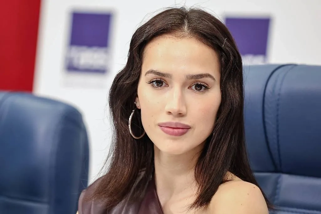 Алина Загитова. Обложка © ТАСС / URA.ru / Роман Наумов