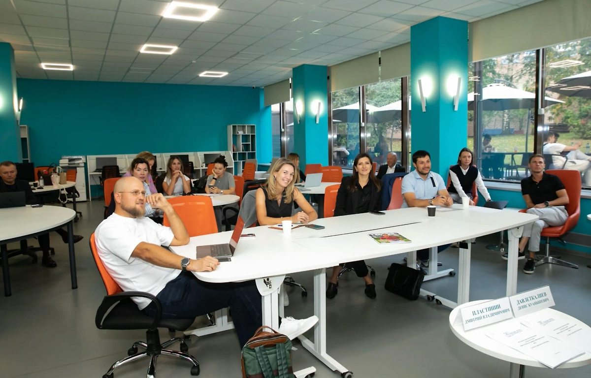 В Финансовом университете стартовала первая в России программа EMBA. Обложка © Финансовый университет при Правительстве РФ