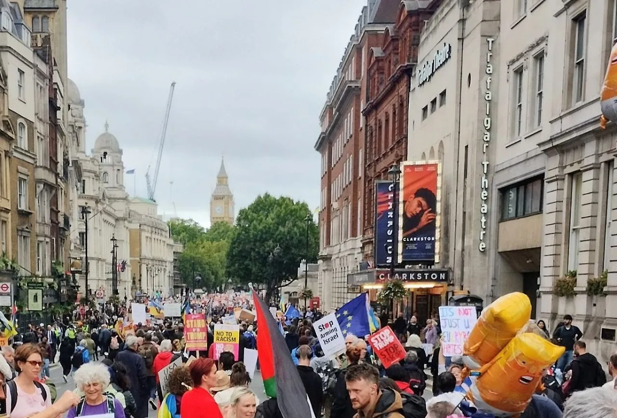 В Лондоне проходит митинг против приезда Трампа. Обложка © Х /TamsinShasha