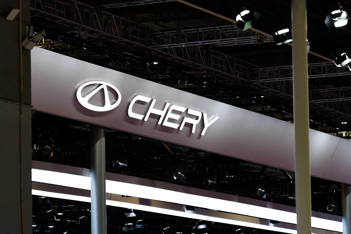 Обложка © Shutterstock / FOTODOM / THINK A