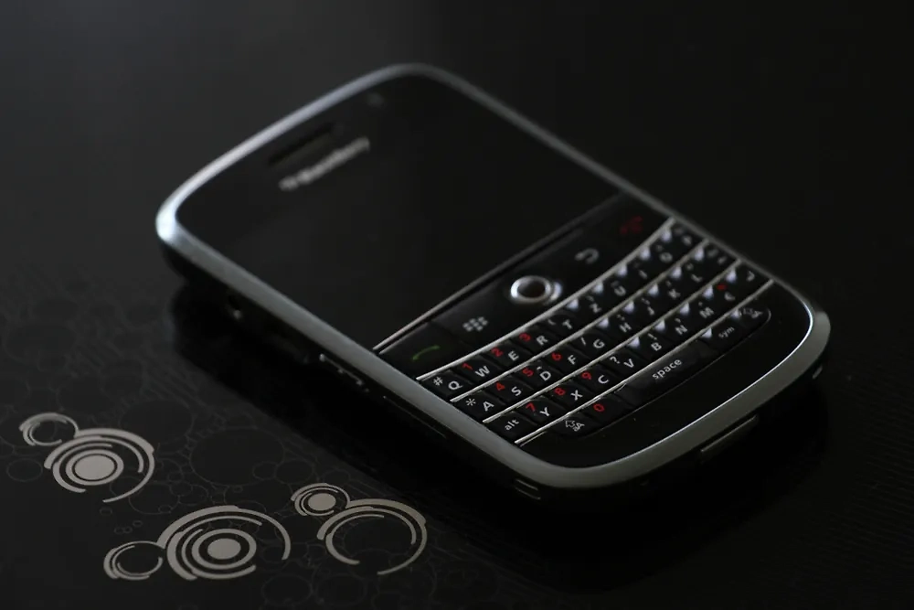 Смартфоны отказались от кнопок, тексты теперь надо набирать на экране. Но была и другая модель развития. Фото © Shutterstock / FOTODOM / Andrey Blumenfeld