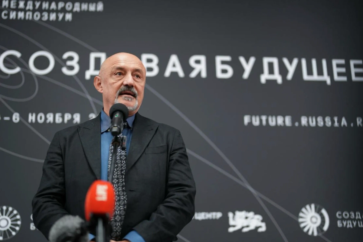 Итальянский писатель, обладатель звания лучшего писателя-фантаста Европы Роберто Квалья. Фото предоставлено Life.ru