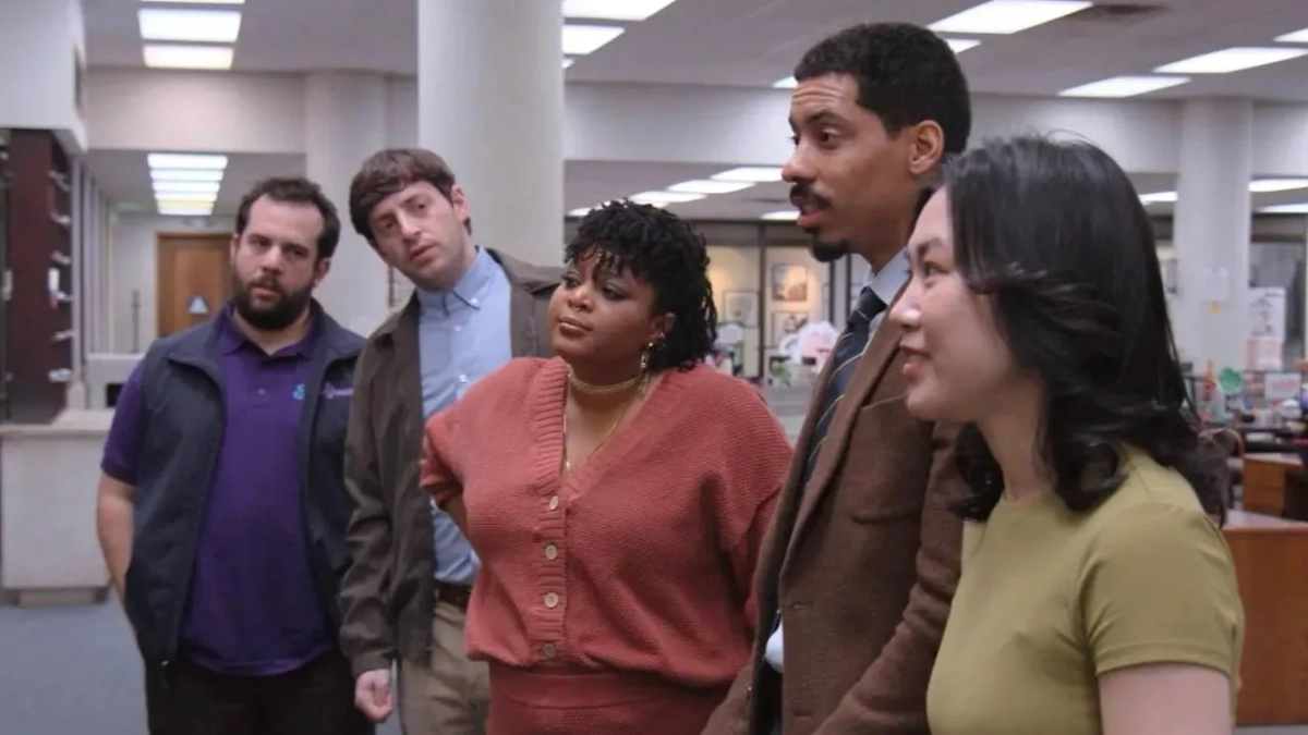 Сериал «Газета» — спин-офф «Офиса» с тем же живым юмором. Фото © Кадр из сериала «Газета», режиссёры Джеффри Блитц, Дженнифер Челотта, Tazbah Chavez и др., сценаристы Грег Дэниелс, Рики Джервэйс, Майкл Коман и др. / Imdb