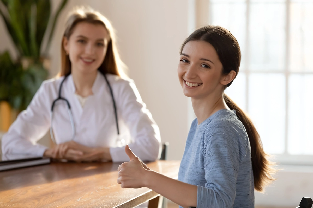 Когда нужно проходить медкомиссию при сдаче на права? Фото © Shutterstock / FOTODOM / fizkes