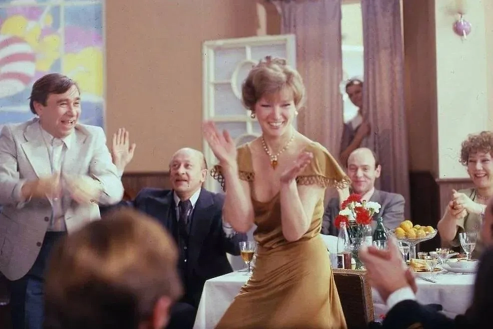 Советский фильм «Любимая женщина механика Гаврилова» — тоже о любви «за сорок». Фото © Кадр из фильма «Любимая женщина механика Гаврилова», режиссёр Пётр Тодоровский / Kinopoisk