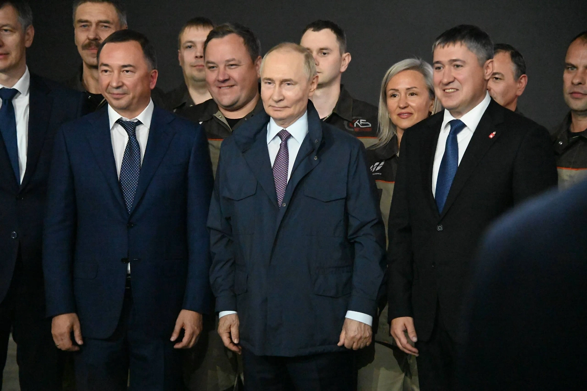 Владимир Путин. Обложка © Life.ru