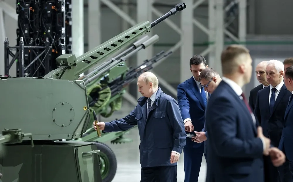 Владимир Путин в Перми. Обложка © РИА Новости / Михаил Синицын