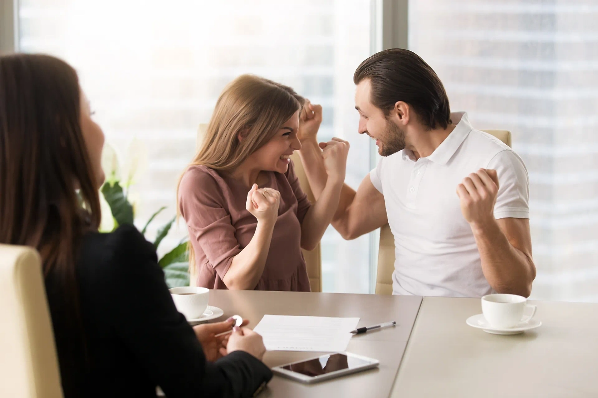 Юристы рассказали, как в сентябре погасить ипотеку досрочно и сэкономить деньги. Обложка © Shutterstock / FOTODOM / fizkes
