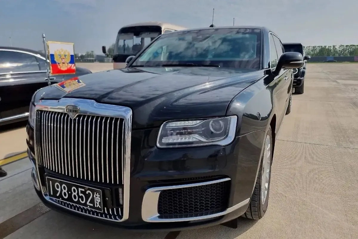 Лимузин Владимира Путина. Обложка © Telegram / Юнашев LIVE