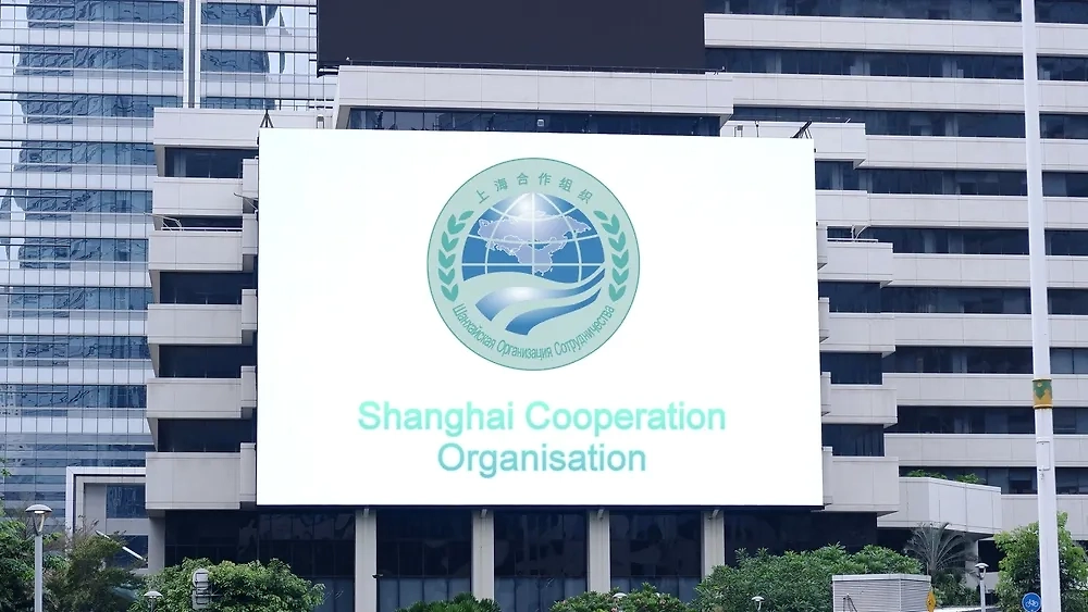 Обложка © Shutterstock / FOTODOM / Poetra.RH