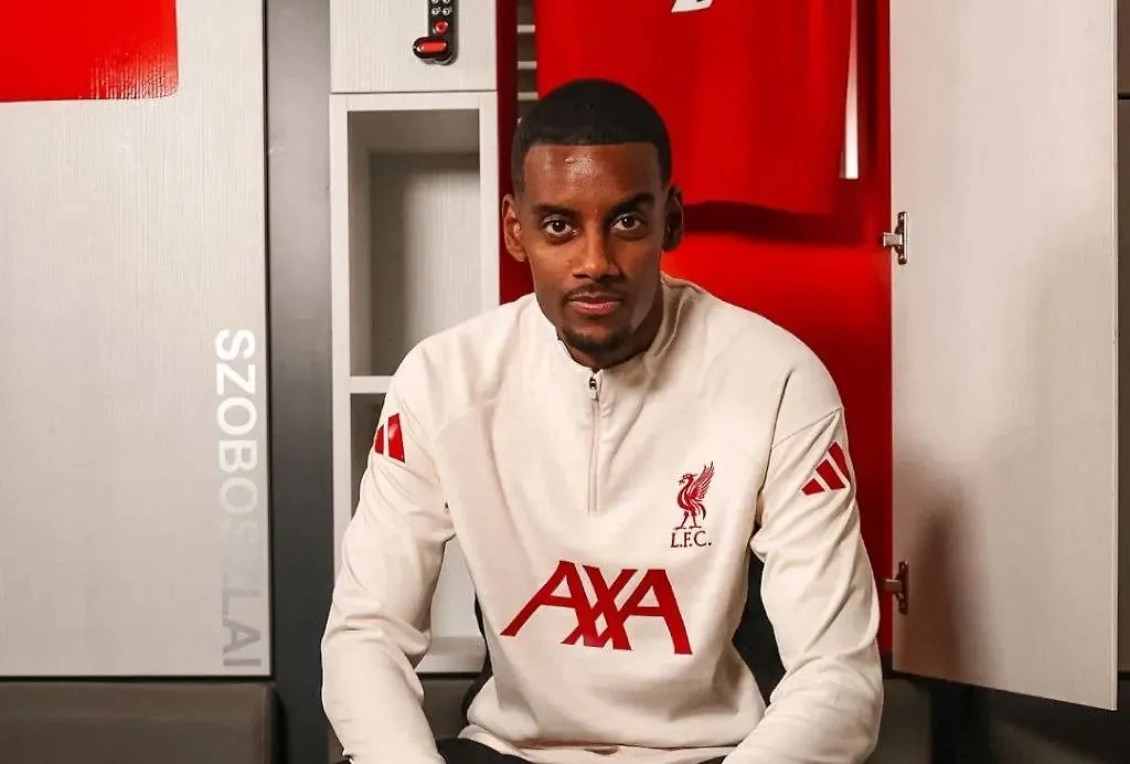 Александер Исак. Обложка © Х / Liverpool FC