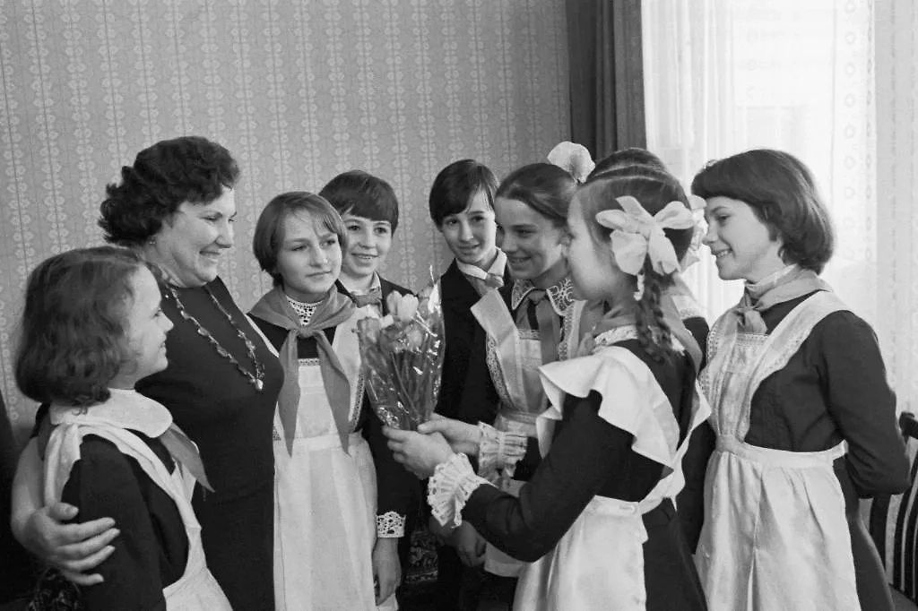 Пионер — всем ребятам пример. А самый крутой пионер — это тимуровец. Фото © ТАСС / Фотохроника ТАСС / Ч. Мезин