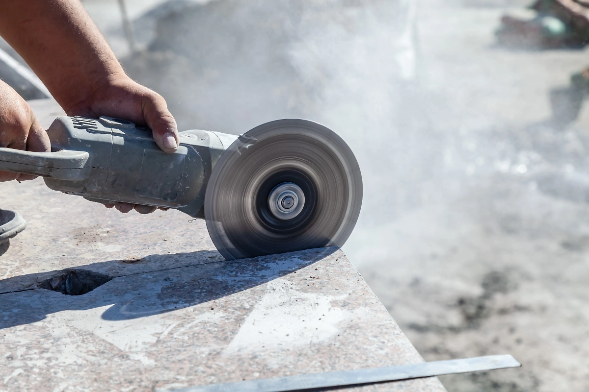 Обложка © Shutterstock / FOTODOM /Vladimir Konstantinov