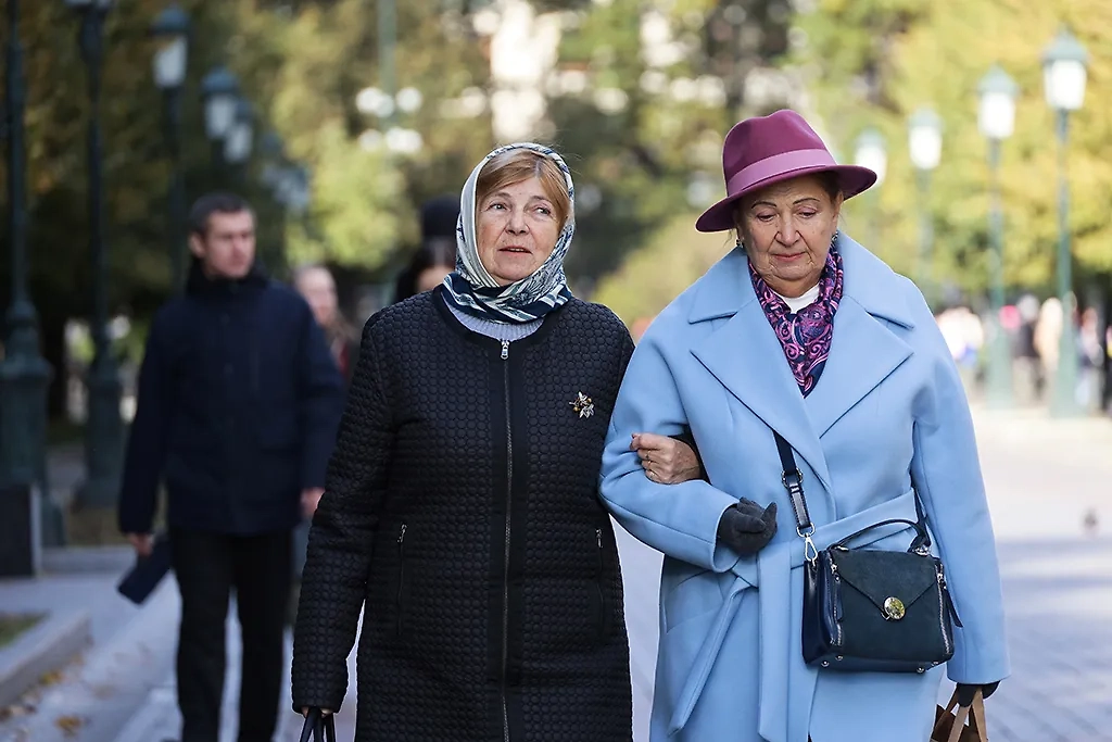 Юристы рассказали, какие социальные выплаты повысят с 1 октября. Обложка © ТАСС / Олег Елков