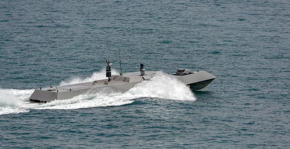 Обложка © Shutterstock / FOTODOM / Igor Grochev