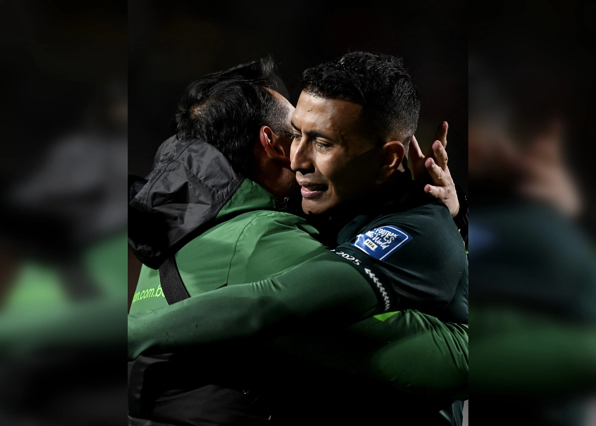 Слёзы игроков сборной Боливии после попадания в стыки за право участвовать в ЧМ-2026. Обложка © X / CONMEBOL.com