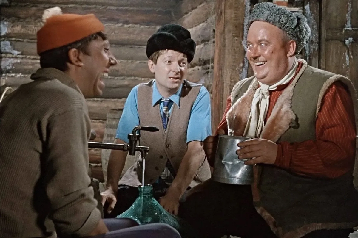 Обложка © фильм «Самогонщики», режиссер Леонид Гайдай, сценарист Константин Бровин / Kinopoisk