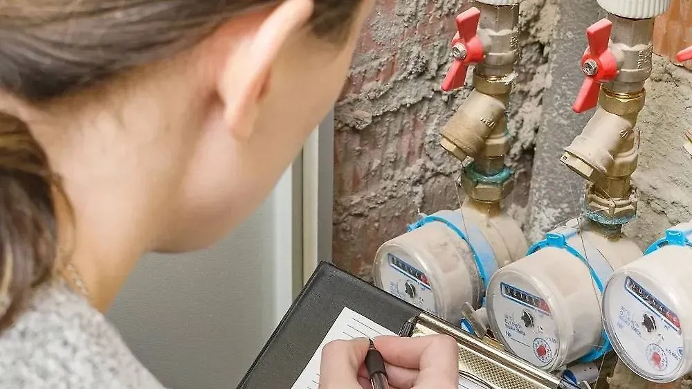 Петербуржцы, живущие в коммунальных квартирах, оценят... Как сэкономить на коммуналке, сидя в своей коммуналке? Фото © Shutterstock / FOTODOM / Yevhen Prozhyrko