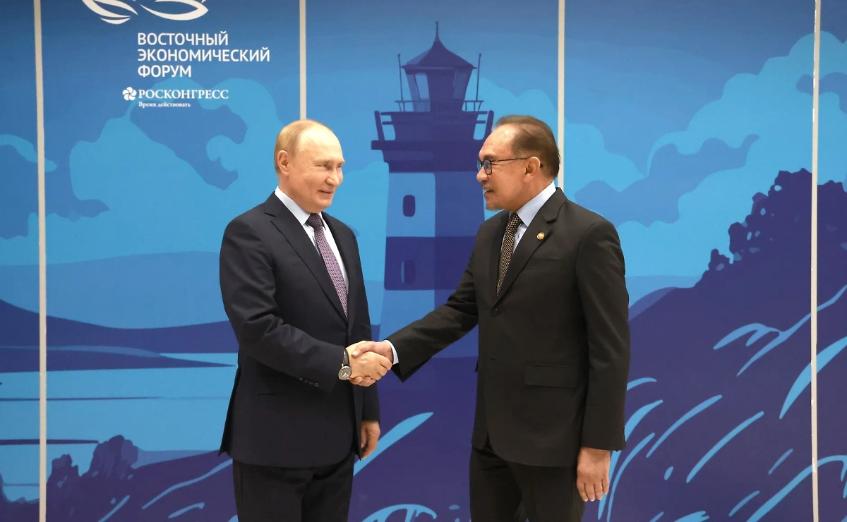 Анвар Ибрагим и Владимир Путин, 2024 г. Обложка © Kremlin.ru