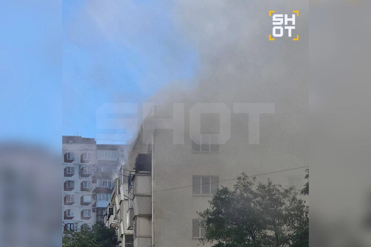 Пожар в Новороссийске после налёта дронов ВСУ. Фото © SHOT